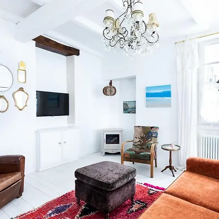 Saint-martin-de-re Sleeps 4 Villa